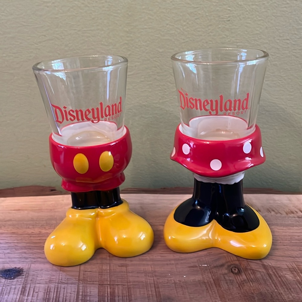 Mickie and Minnie shot glasses.